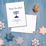 Lycklig Hanukkah Simple Blue Menorah Helg Vykort<br><div class="desc">Lycklig Hanukkah Helgdag vykort,  med en enkel blå menorah och manustypografi. Med blått anpassade kan du lägga till egen information. Ett festligt sätt att skicka bra önskemål till vänner och närstående.</div>