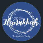 Lycklig Hanukkah Snö Bubbles Sticker Gift Märkre Runt Klistermärke<br><div class="desc">Cute och snyggt Lycklig Hanukkah Snö Bubbles Sticker Gift Märkre är perfekt för dina ge behov av helgdag. Det finns andra produkter vi har som matchar denna design.</div>