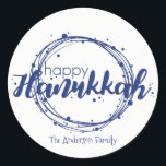 Lycklig Hanukkah Snö Bubbles Sticker Gift Märkre Runt Klistermärke<br><div class="desc">Cute och snyggt Lycklig Hanukkah Snö Bubbles Sticker Gift Märkre är perfekt för dina ge behov av helgdag. Det finns andra produkter vi har som matchar denna design.</div>