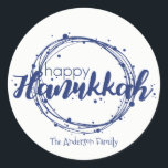 Lycklig Hanukkah Snö Bubbles Sticker Gift Märkre Runt Klistermärke<br><div class="desc">Cute och snyggt Lycklig Hanukkah Snö Bubbles Sticker Gift Märkre är perfekt för dina ge behov av helgdag. Det finns andra produkter vi har som matchar denna design.</div>