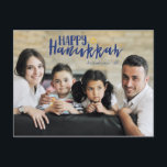 Lycklig Hanukkah Star av David Photo Postcards Helg Vykort<br><div class="desc">Snyggt och söt Lycklig Hanukkah Star av David Helgdag Photo Postcards är perfekt för alla dina vänner och din familj den här julhelgen.  Anpassa texten med din familj namn och året och byt ut bild mot ett foto av dina barn,  husdjur eller hela familjen.</div>