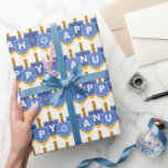 Lycklig Hanukkah Star av David Snöflingor White Bl Presentpapper<br><div class="desc">Få redo att tända din Hanukkah firande med vår Lycklig Hanukkah som omsluter papper med snöflingor,  David-stjärnan och Lycklig Hanukkkah skriven i trendigets typsnitt. Den här pappra inslagningen ger dina Hanukkah-gåvor en speciell beröring. Slå in kärlek och varmt önskemål med detta exquisite papper. Lycklig Hanukkah!</div>
