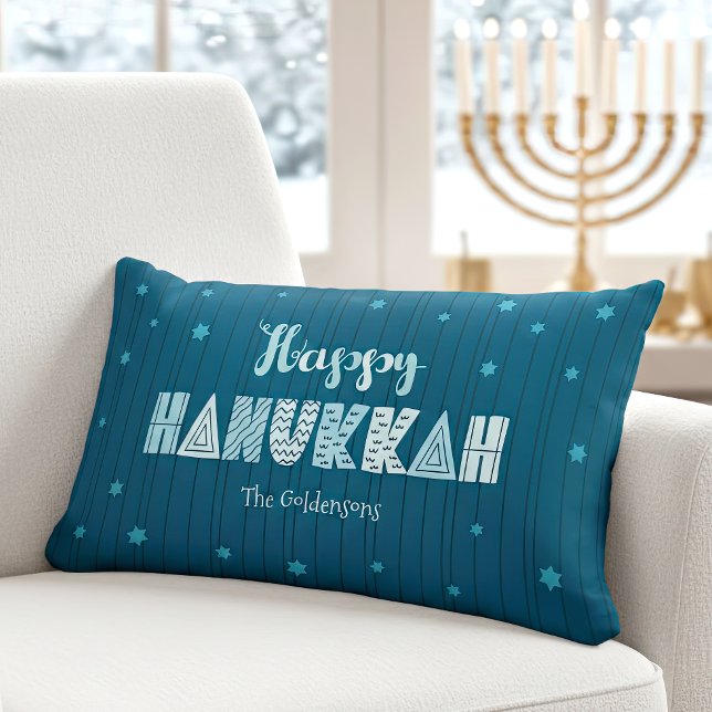 Lycklig Hanukkah Teal Whimsical Typography Modern Lumbarkudde (Skapare uppladdad)