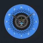 Lycklig Hanukkah - vacker    designRound Clock Rund Klocka<br><div class="desc">Lycklig Hanukkah Round Clock . Fantastisk med Menorah och färgstarka ljus i mitten. 

Önskar lycklig Hanukkah!</div>