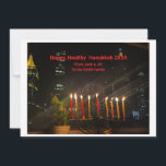 Lycklig, Healthy Hanukkah 2024-kort Julkort<br><div class="desc">Bilden visar ett Hanukkah-kort med ett cityscape i natt med en ljusbelyst menorah i förgrunden. Mejoran har nio ljus,  alla tända,  som symboliserar Hanukkahs åtta nätter. Kortet innehåller meddelandet "Lycklig,  Healthy Hanukah 2024" och en personlig hälsning från Jack & Jill till Smith-familjen.</div>
