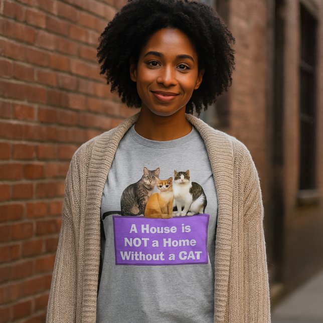 Lycklig Home/Katt Lover Personlig T-shirt ("Cat lover gift: cozy winter tee with 3 cats + quote. Pet parent style for home & holidays.")