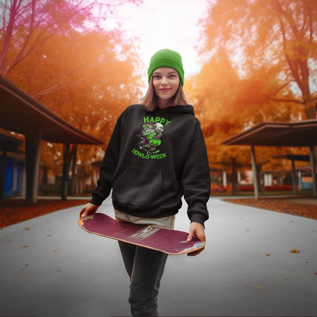 Lycklig Howl-o-ween Varg Riding på Skateboard T Shirt (Skapare uppladdad)