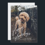 Lycklig Howlidays Hand-lettered | Pet Hund Photo<br><div class="desc">Det här matematiska helgdag med fullt-utfall som innehåller ditt foto av hårigets vän/vänner och modernt handskriftsformat med handdragna accenter från tass. Kommer med en passande taputskrift mönster på baksidan för en speciell pekpenna från extra.</div>
