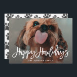 Lycklig Howlidays Pet Photo jul Julkort<br><div class="desc">Sprid behärskar den här julhelgen med det här snyggten-fotokortet som innehåller din favoritvän med fyra ben,  med ett modernt penselskript som säger "Lycklig Howlidays" och som levereras med en vattenfärgsfärg som skriver ut mönster på baksidan.</div>
