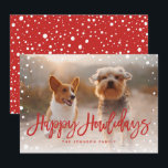 Lycklig Howlidays Snö Red | Pet-julfoto Julkort<br><div class="desc">Sprid behärskar den här julhelgen med det här snyggten-fotokortet med din favoritvän med fyra ben som innehåller ett penselskript som säger "Lycklig Howlidays" och som levereras med ett matchande snöfall mönster på baksidan.</div>
