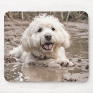 Lycklig Hund i Lera-puddle Musmatta