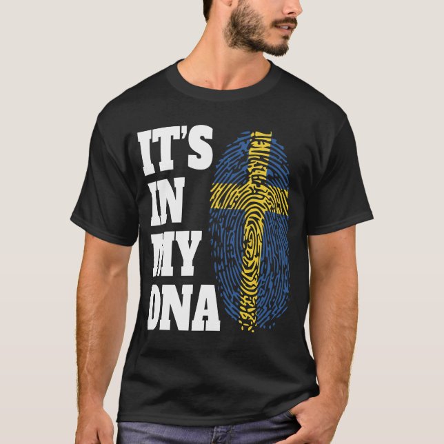 Lycklig I min DNA-Sverige Flagga svenska T Shirt (Framsida)