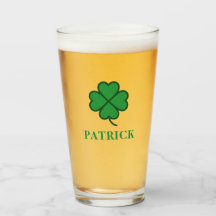 Lycklig irländsk fyra gröna blad med monogramnamn