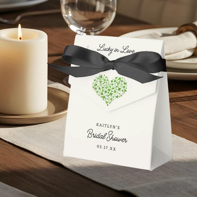 Lycklig kärlek bröllopsdusch på St. Patrick's Day Presentaskar (Skapare uppladdad)