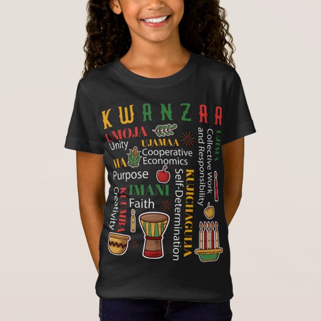 Lycklig Kwanzaa Drum Kinara Seven Candles Afrika C T Shirt (Framsida)