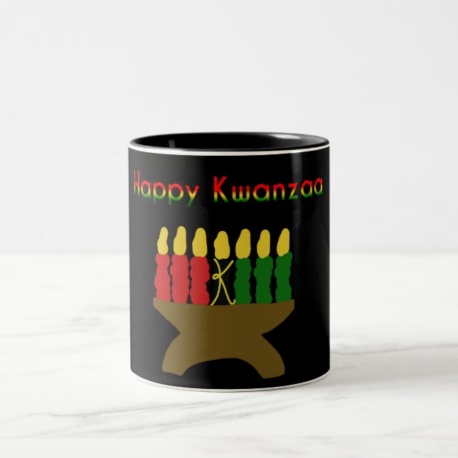 Lycklig Kwanzaa Kinara Två-Tonad Mugg (Center)