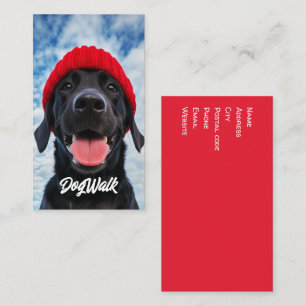 Lycklig Labrador i ett Röda Beanie under Blå himme Visitkort