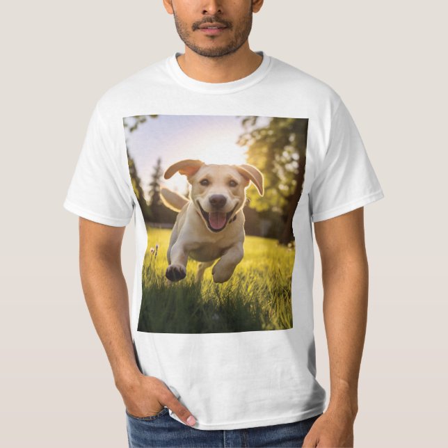Lycklig Labrador Puppy Running T Shirt (Framsida)