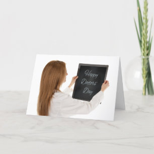 Lycklig Läkare female Doktor Holding Xray Helgkort