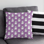 Lycklig Lila Ghost Mönster Halloween Kudde<br><div class="desc">Boo! I Halloween-konstruktionen för hemdekaler har dekorativ kudde ett mönster på lycklig svartvit flygande spöken mot anpassadets lila färg.</div>