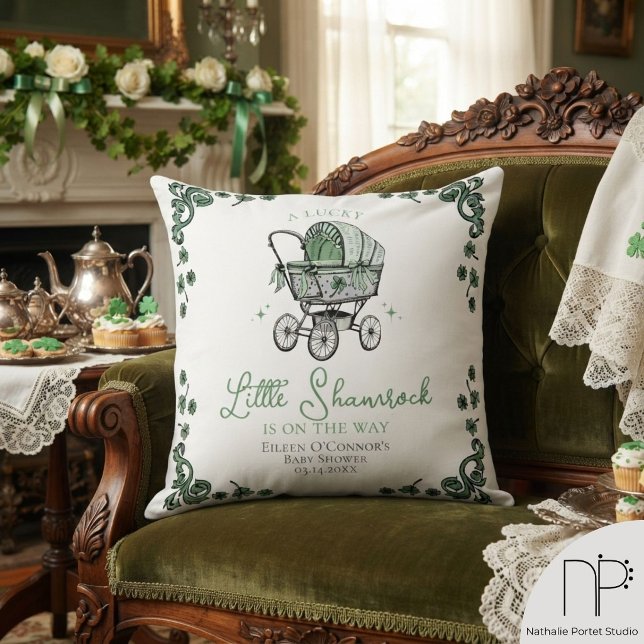 Lycklig liten Shamrock Baby Shower Kudde (Hand-drawn Irish Victorian baby carriage pillow with lucky green shamrocks for March baby showers.)