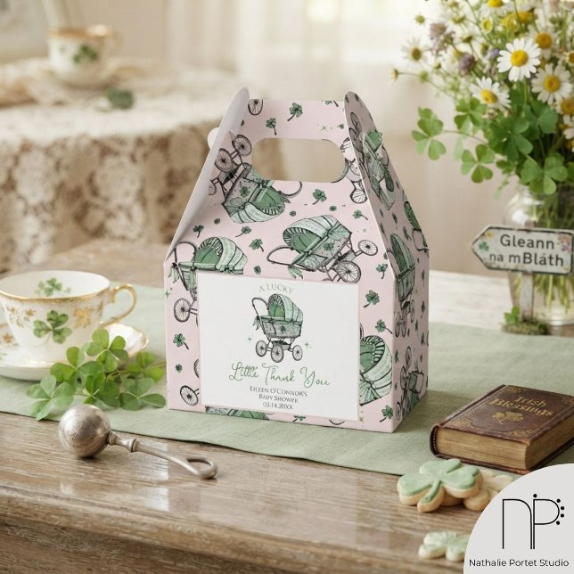 Lycklig liten tack St Patricks baby shower Presentaskar (These Lucky Little Thank You St Patricks Baby Shower Favor Boxes feature hand-drawn Irish baby art.)