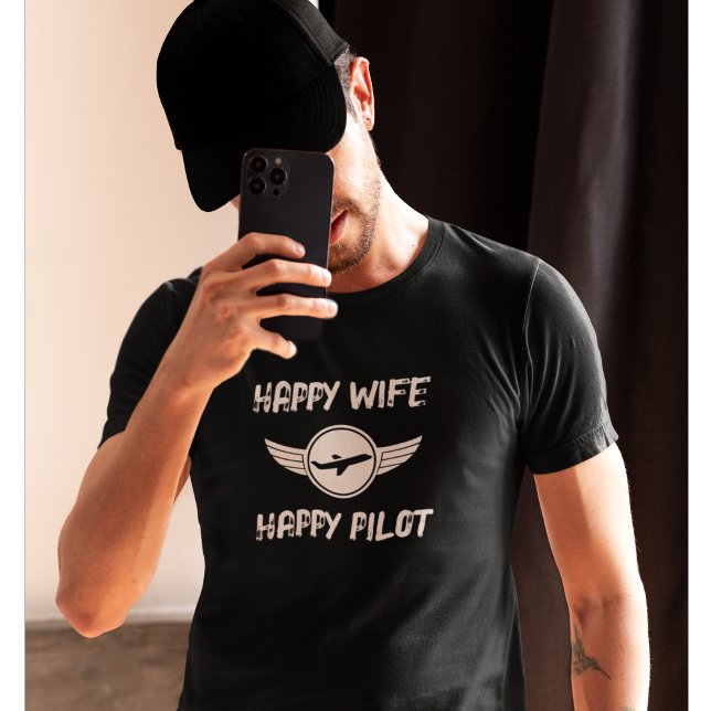Lycklig Maka Lycklig Pilot Funny Wifey-årsdag T Shirt (Skapare uppladdad)