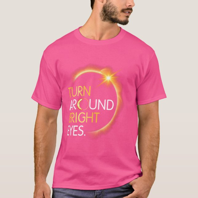 Lycklig mig att Solar Eclipse svänger runt Br T Shirt (Framsida)