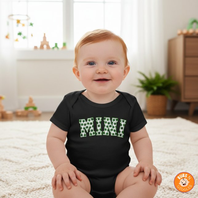 Lycklig Mini Clover St. Patrick's Day Mini Shamroc T Shirt (Skapare uppladdad)