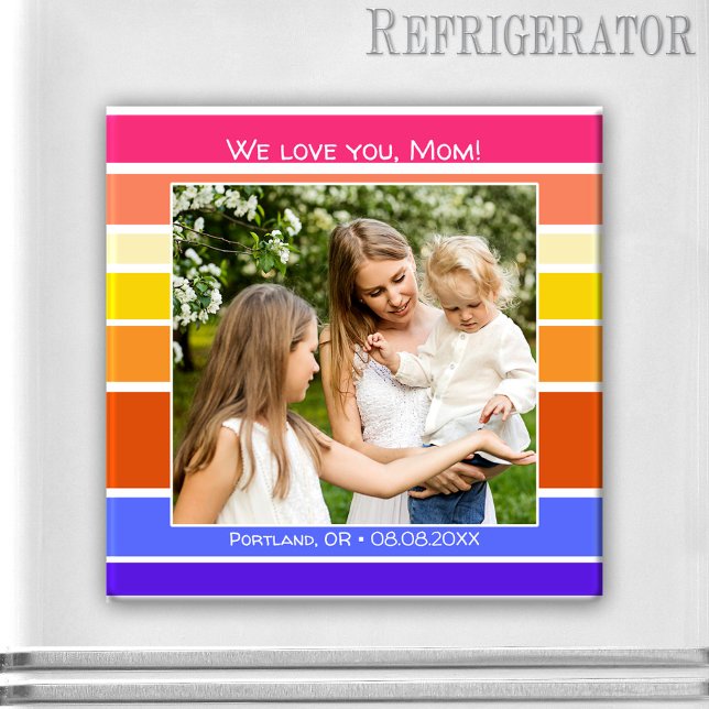 Lycklig Mors dag Regnbågstam fotomagnet Magnet (Photo magnet featuring your photo framed by a retro colorful rainbow striped design)