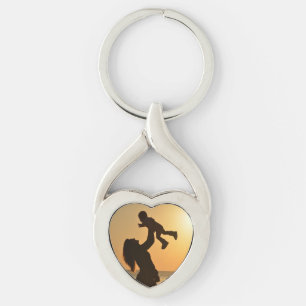 LYCKLIG MORS DAG TWISTED HEART SILVERFÄRGAD NYCKELRING