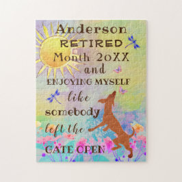 Lycklig Pension Cute Dancing Hund Jumping with Joy Pussel