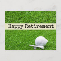 Lycklig Pension till golfer med golf boll på grönt