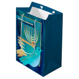 Lycklig Pesach. Menorah och fredsduvor
