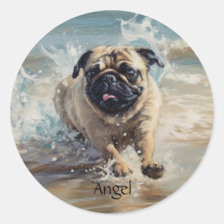 Lycklig Pug vid Beach-anpassadet Runt Klistermärke
