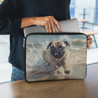 Lycklig Pug vid stranden Laptop Fodral