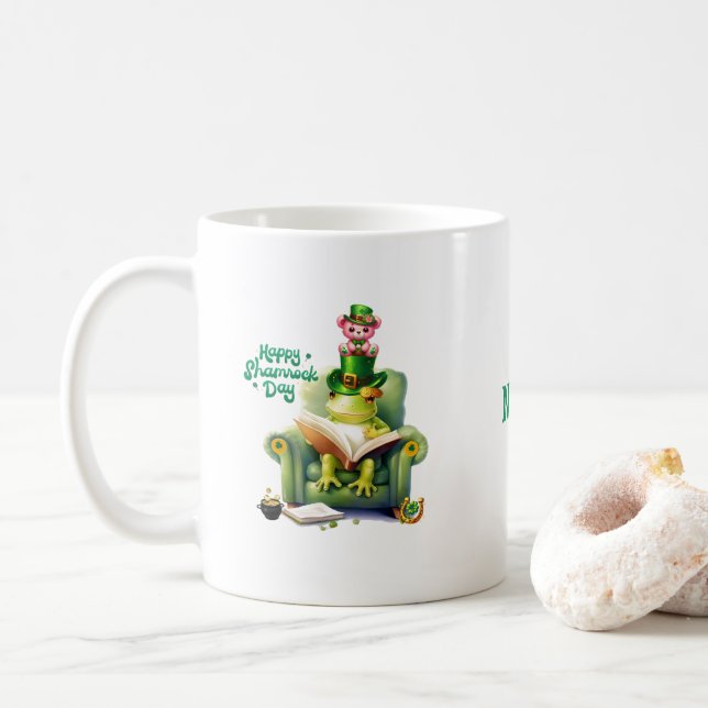 Lycklig Shamrock Day Rosa Nalle and Frog Kaffemugg (Med munk)