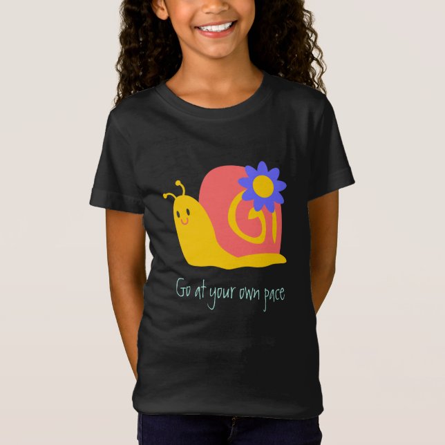 Lycklig snigel snigel egen fart t shirt (Framsida)