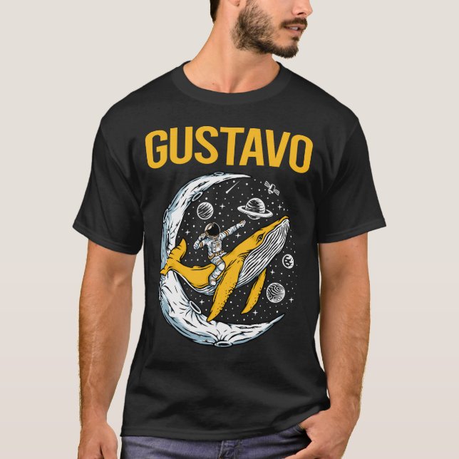 Lycklig Space - Gustavo Namn T Shirt (Framsida)