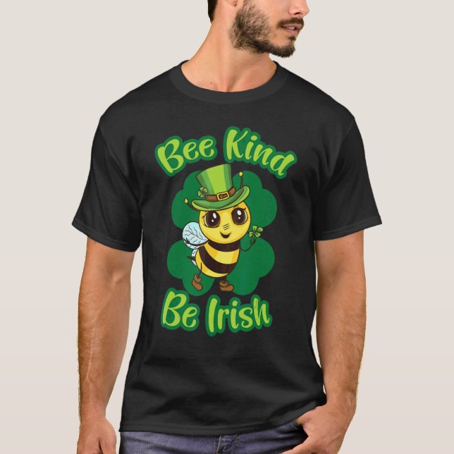 Lycklig St patrick's day Bee Kind Shamrock Cute Ki T Shirt (Framsida)