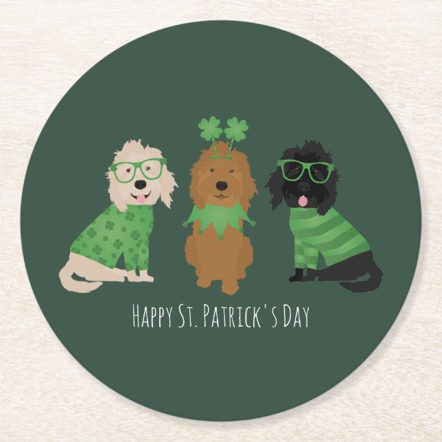 Lycklig St patricks day Goldendoodle Hundar Underlägg Papper Rund (Framsidan)