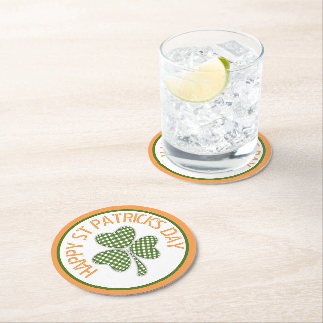 Lycklig St patrick's day Grönt Gingham Shamrock Underlägg Papper Rund (Insitu)