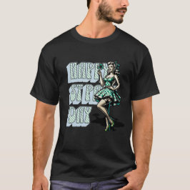 Lycklig St patrick's day Pinup Girl med Shamrock T Shirt
