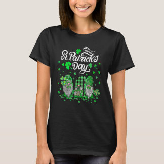 Lycklig St patricks day Three Gnomes Shamrock Esse T Shirt