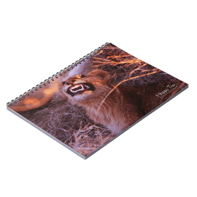 Lycklig Tau Anteckningsbok Med Spiral (Vänstra Sidan)