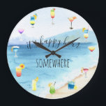 Lycklig-timmen på något ställe Tropiskt Cocktail-v Stor Klocka<br><div class="desc">Den här designen har skapats genom digital grafik. Det kan vara personlig i området som tillhandahåller eller anpassar genom att klicka för att anpassa ytterligare alternativ och ändra namn, initialer eller ord. Du kan också ändra texten färg och stil eller ta bort texten för en bild som bara är en...</div>