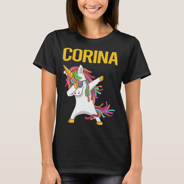 Lycklig Unicorn - Corina Namn T Shirt (Framsida)