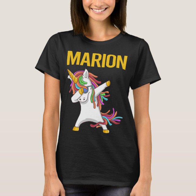 Lycklig Unicorn - Marion Namn T Shirt (Framsida)