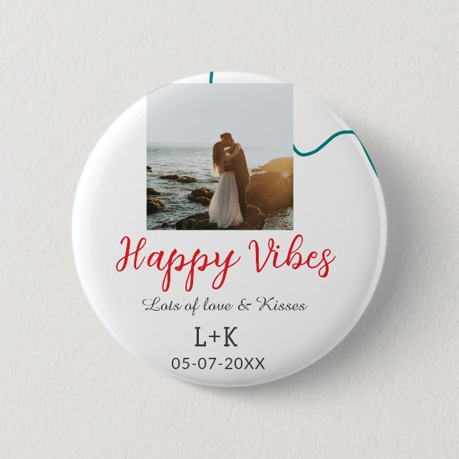 Lycklig Vibes helgdag par namn datum bröllop röd Knapp (Framsida)