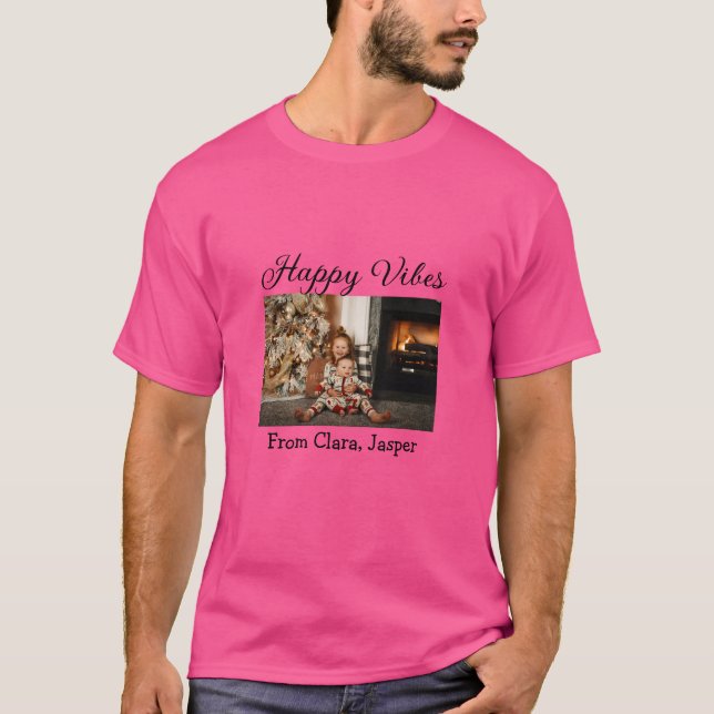 Lycklig vibes Ungdomsfamiljens julfoto Inbjudan T Shirt (Framsida)